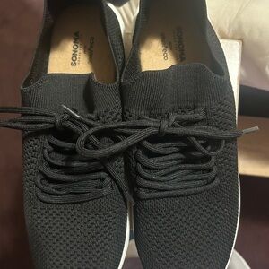 Sonoma Black womans sneakers